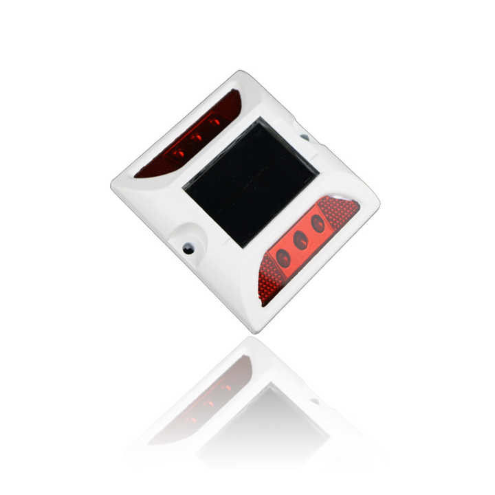 IP68 Flashing Stable Aluminium Solar Road Stud 5 Warna Untuk Jalan Gelap